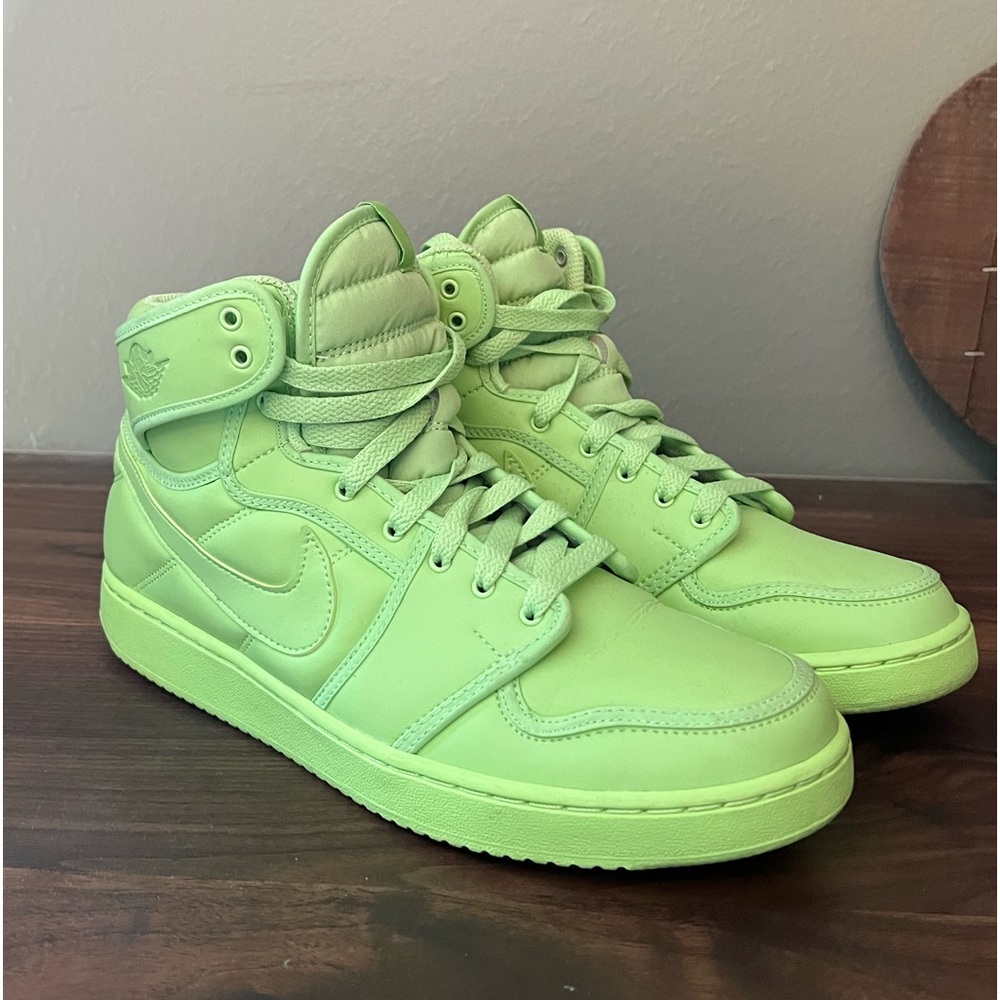 2021
Billie Eilish x Wmns Air Jordan 1 KO 'Volt' Nike sz 9.5; like new worn x 1